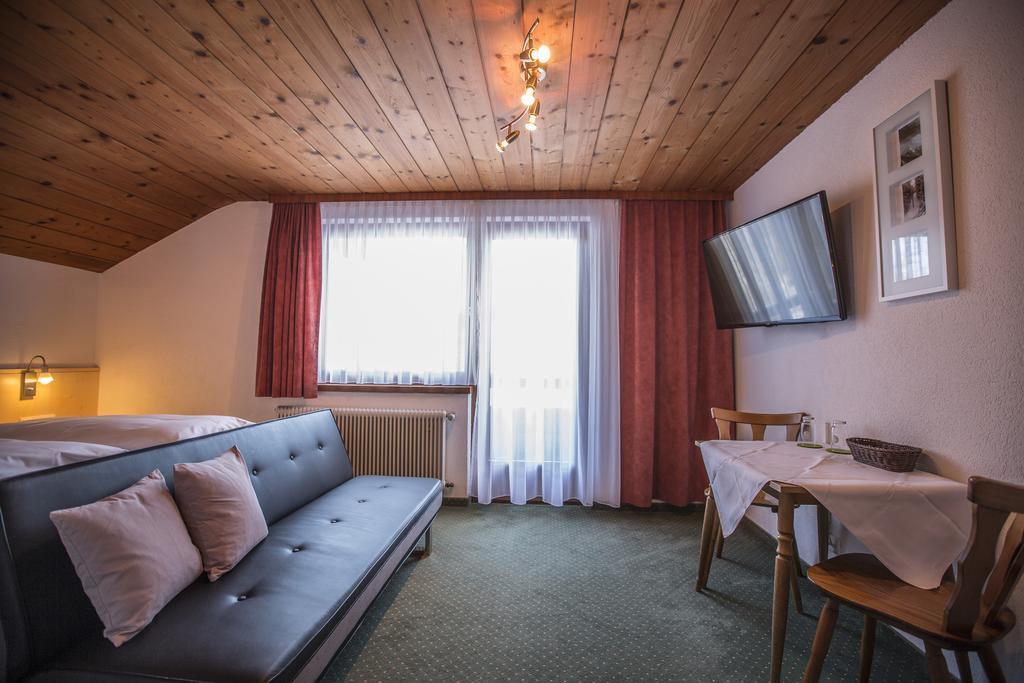Gaestehaus-Pension Barbara Andelsbuch Szoba fotó