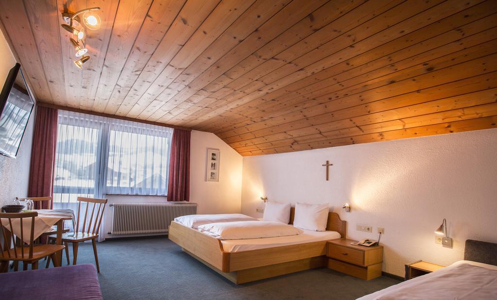 Gaestehaus-Pension Barbara Andelsbuch Szoba fotó